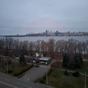 Сонячна Набережна вул. (Маршала Малиновського), 6