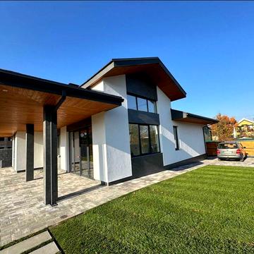 Продаж 1 поверхового будинку з ремонтом 275 кв. м, на вул. 64-а Садова
