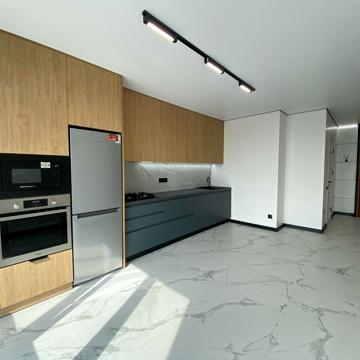 Степана Бандери вул., 77