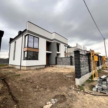 Продам двоян в гарній локаціі