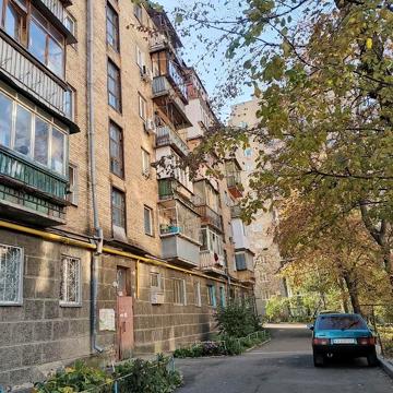 Костанайська вул., 1