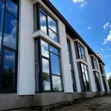 Таунхаус без ремонту/велика ділянка/вихід до озера/Гатне/130 тис $