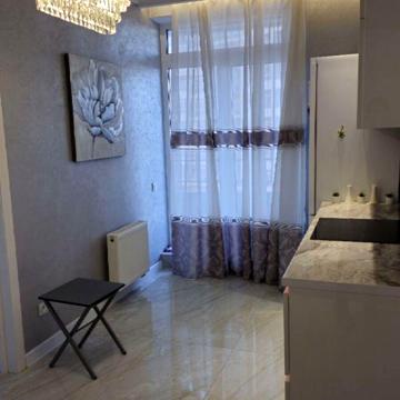 Квартира з новим ремонтом проспект Гагаріна, ЖК Чотири Сезони, 3 спальні та кухня-студія