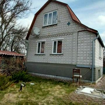 Набережна, 3