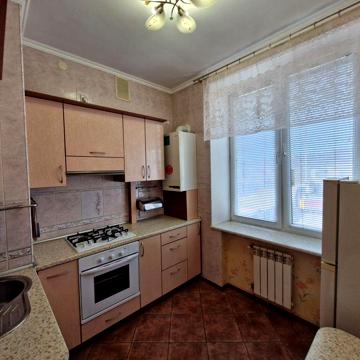 Продаж 2-х кімнатної квартири. "Сталінка". Автономка.  Крес.