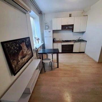 Продам 2 кімн.кв.,вул.Соборна, центр