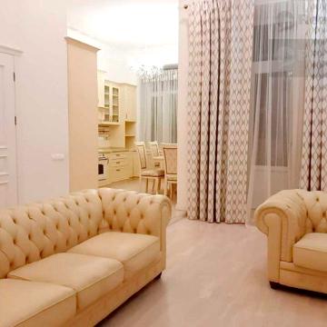 Вул. Б. Хмельницького,  Преміум квартира в центрі, Золоті ворота