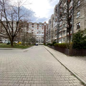 Володимира Івасюка вул., 50