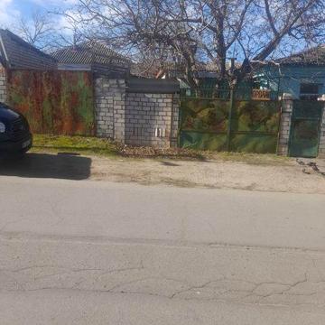 Продаем пол   Дома ,свой   отдельный двор