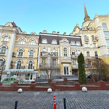 Кожумяцька вул., 16