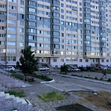 Парусна вул. (Героїв Сталінграду), 18