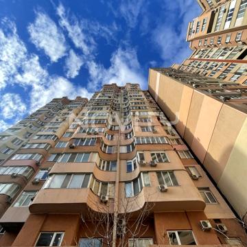Небесної Сотні просп. (Маршала Жукова), 3а