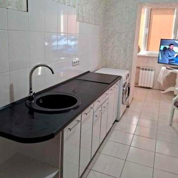 Продам 2-х уровневую 1-к.квартиру, Южный мкрн, р-н Амстора