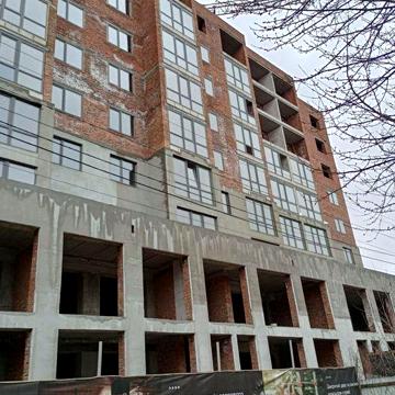 Велика однокімнатна квартира