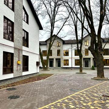 Продаж недорогих таунхаусів в дуже гарній локації