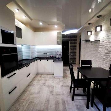 IS3Продам 3к квартиру Гв. Широнинцев 7\16 кап ремонт 80000 кухня 15 м