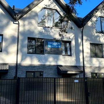 Продам свій таун-хаус, можна під Сертифікат