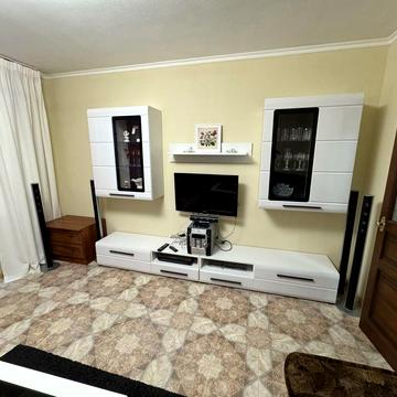 Здається в самому центрі класна простора 2-кімнатна квартира!