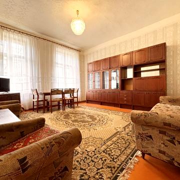 Семафорна вул., 3