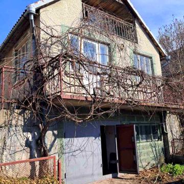 Продаж ділянки та дачного будинка біля комплесу Львівська Швейцарія