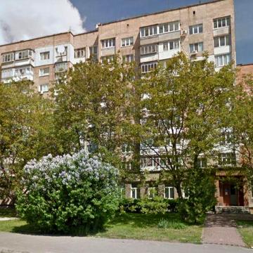 Власник. 3-х кімнатна, 70 кв., 5/9, н/п, цегла, не кутова, світла.