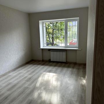 Дмитра Яворницького вул., 20