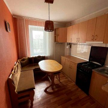 Продам чудову двохкімнатну ( по факту 3 кімнати ) в центрі міста