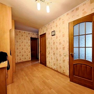 Березняки Павла Тичини 4 Продаж квартири не високий поверх біля Дніпра