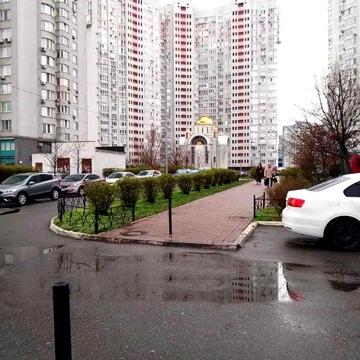 2 ком. кв. ул. Елизаветы Чавдар, 1. метро Осокорки 5 мин. пешком.