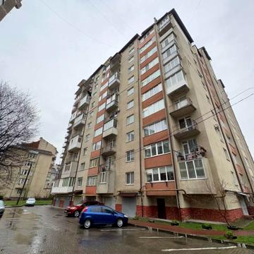 Євгена Коновальця вул., 124А
