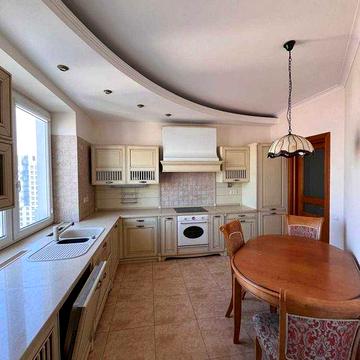 Продам простору трикімнатну квартиру на Січових Стрільців 52А ЖК вул. Січових Стрільців  52А