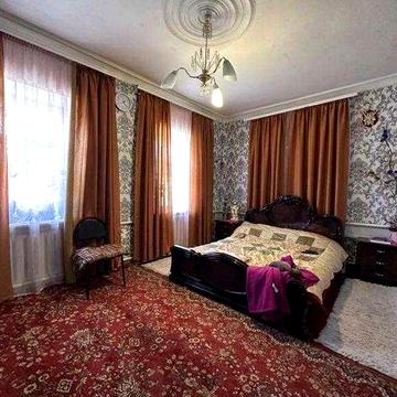 У продажу окремий будинок в районі Макдональдса