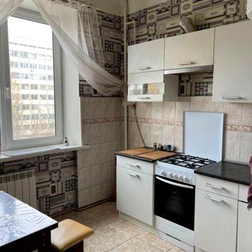3к, метро Шулявка 5хв, Берестейський п-кт 60, сталінка