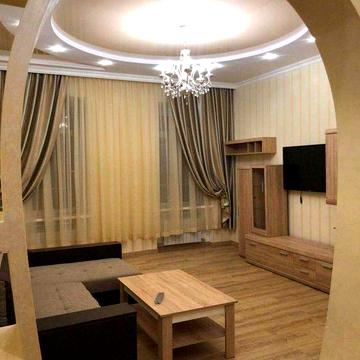 Центр города, ул.Княжеская, квартира с ремонтом и мебелью. Газ.