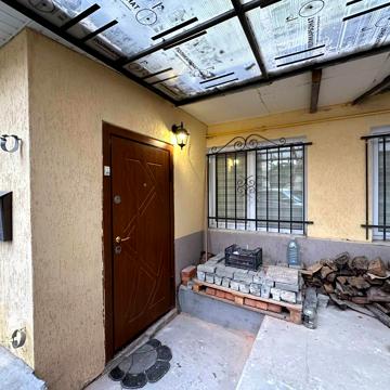 Іларіона Свєнціцького вул., 7