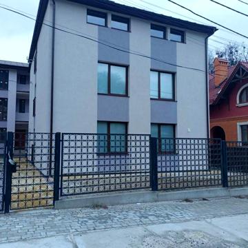 Миколи Голубця будинки