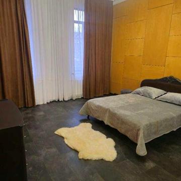 В Центре!Продам 3комн.квартиру92м2,капремонт, метро Ярослаа МудрогоCB