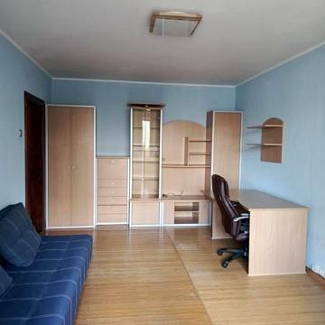 Ст.м. Вирлиця, в 5 хв. гарний стан, меблі.