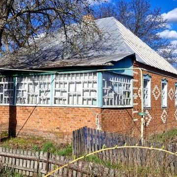 Будинок в селі жилий стан