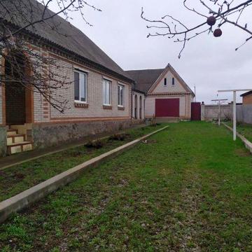 Продам будинок в житловому стані