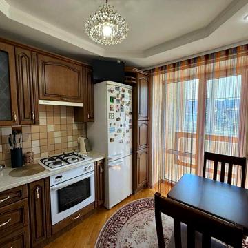 Продам 3-кімнатну квартиру з автономним опаленням