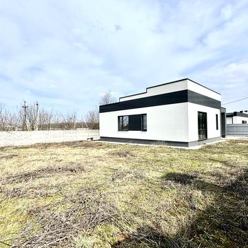 Одно поверховий будинк з ділянкою на 7 соток, 110 кв. м, 3 кімнати