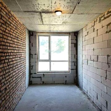 Продам 2 кімнатну квартиру в заселеному Жк біля садочку.