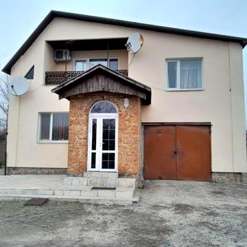 Продам двоповерховий будинок