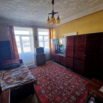 Продам 2 х кімнатну квартиру по вул. Сяйво. Бонусом є ділянка.