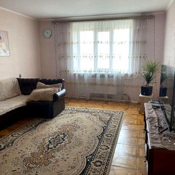 Будинок котедж, Новоукраїнка