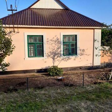 Продам крепкий дом в районном центре г.Березовка -супер предложение !