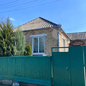 У продажу будинок у м. Самар з власним виходом до річки