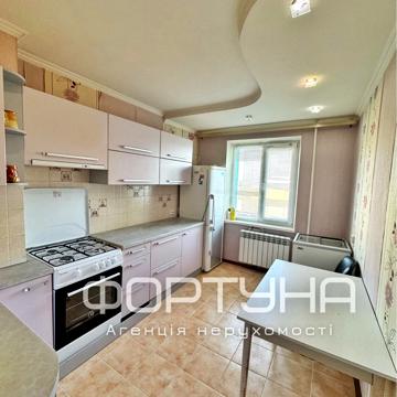 Чураївни вул., 5