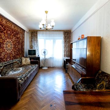 Празька вул., 27